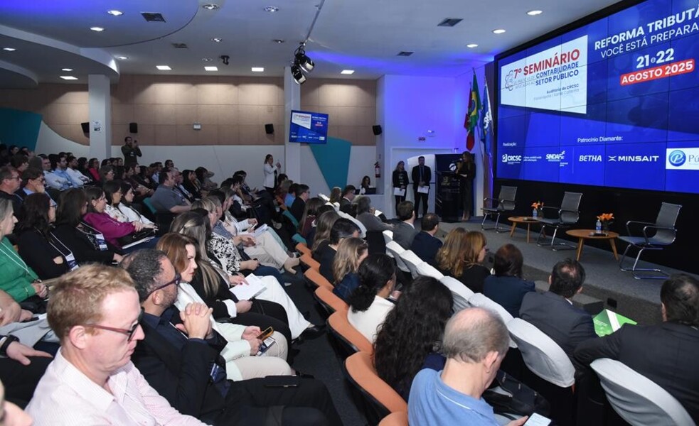 profissionais-do-setor-publico-se-reunem-em-seminario-no-crcsc-para-discutir-os-impactos-da-reforma-tributaria