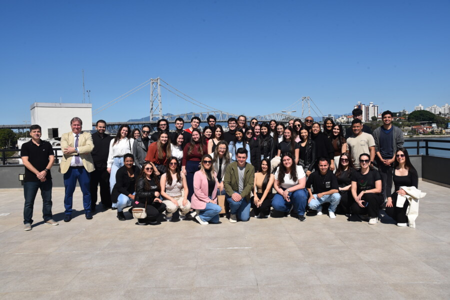 academicos-da-unesc-visitam-a-sede-do-crcsc-e-conhecem-a-estrutura-da-entidade