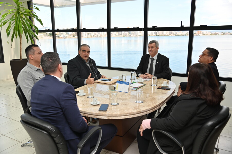 crcsc-recebe-representantes-do-core-sc-para-fortalecer-orientacao-sobre-registro-profissional