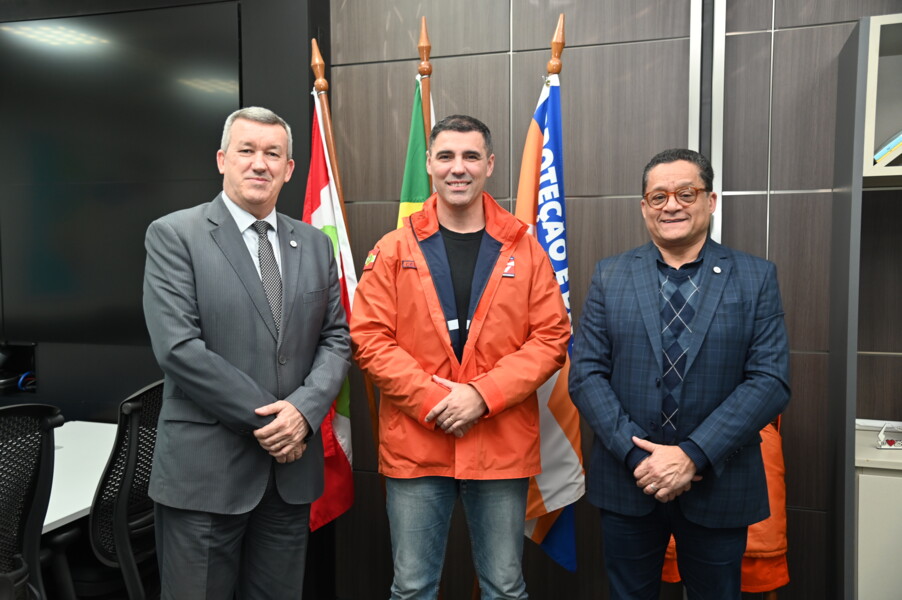 modernizacao-da-renovacao-de-alvaras-e-tema-de-reuniao-entre-crcsc-e-corpo-de-bombeiros-militar-de-sc