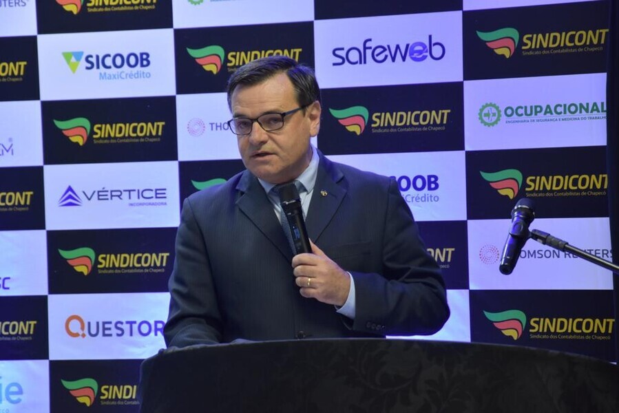 vice-presidente-do-crcsc-participa-de-posse-da-nova-diretoria-do-sindicont-chapeco