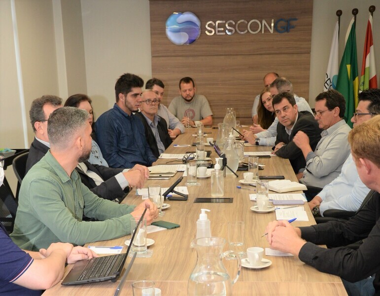 crcsc-participa-de-reuniao-no-sescon-gf-sobre-duvidas-e-melhorias-do-novo-sistema-de-tributacao-municipal